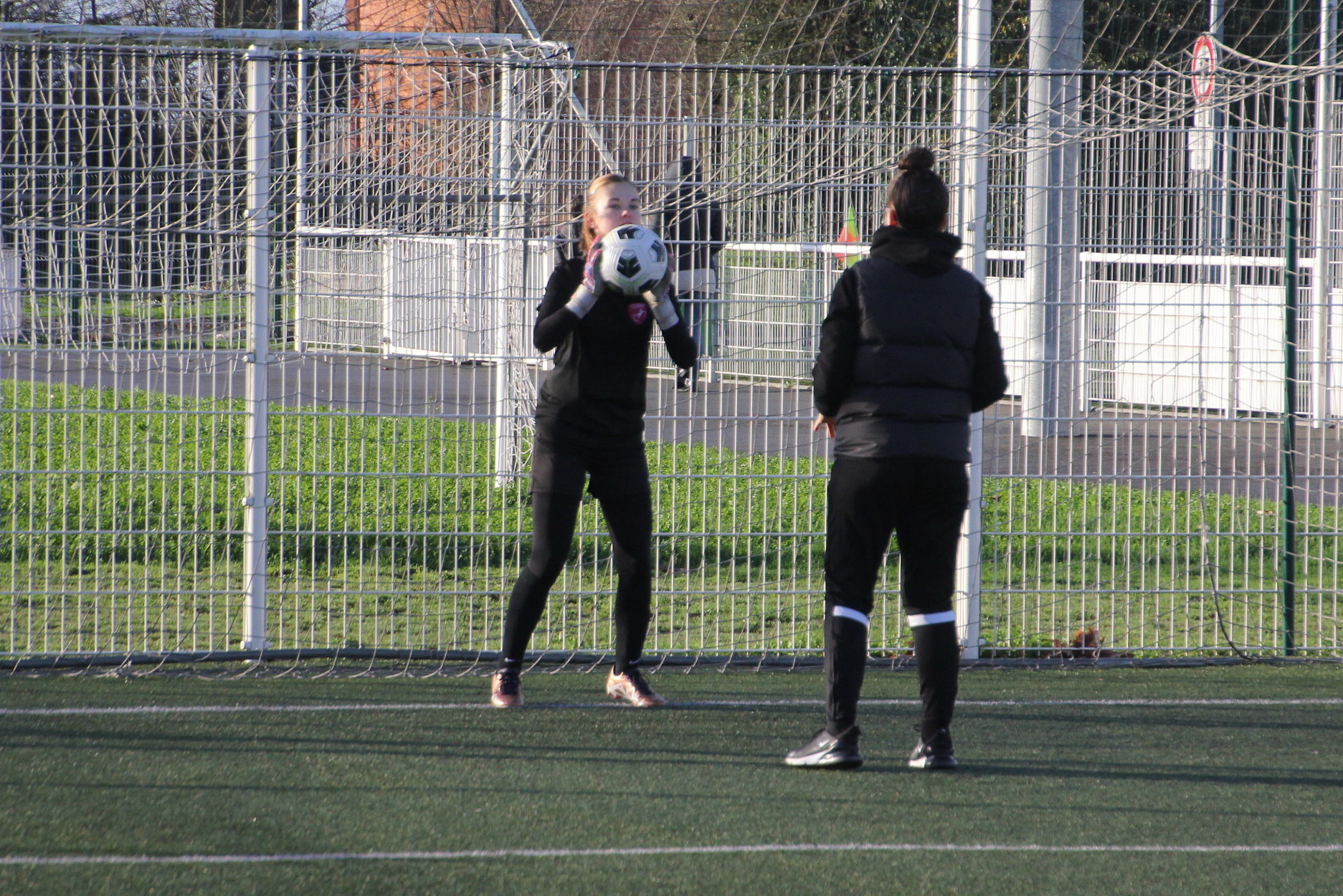 Echauffement de la gardienne de but du GFLC