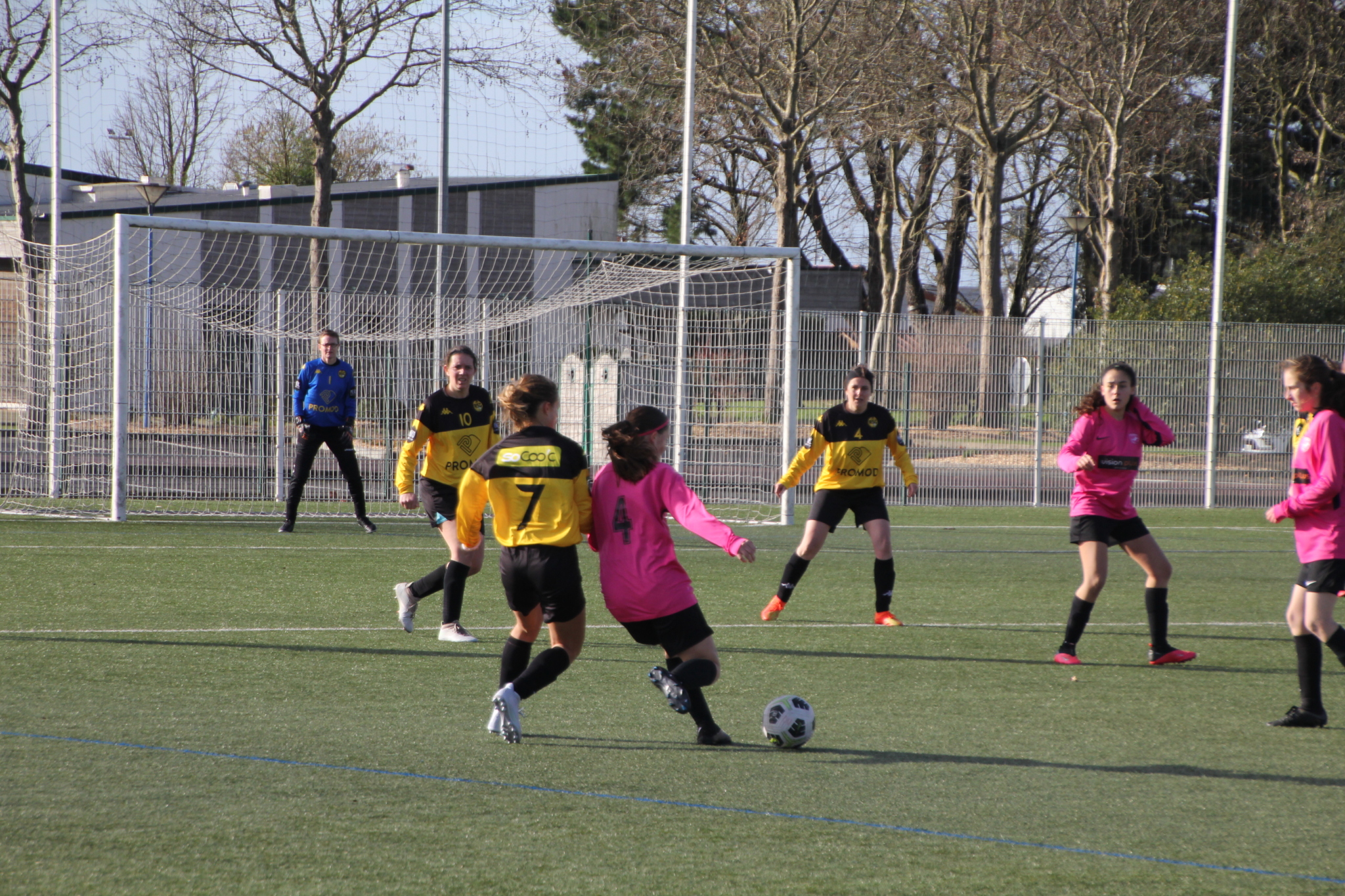 frappe de la joueuse féminine du gflc